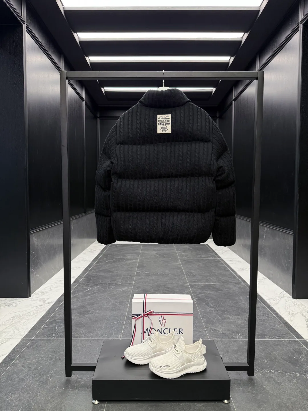 Куртки И Пуховики Женские Moncler 18971781
