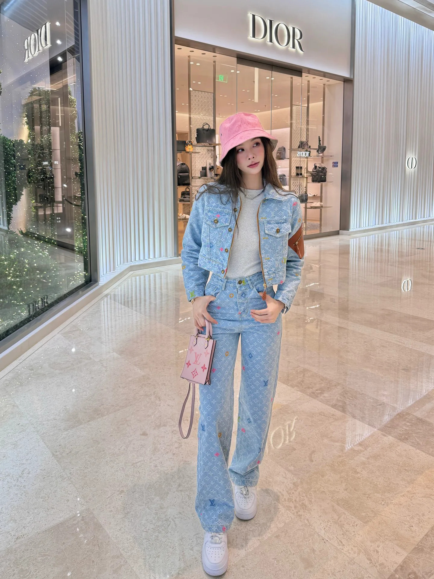 Костюмы Женские Louis Vuitton 1049386