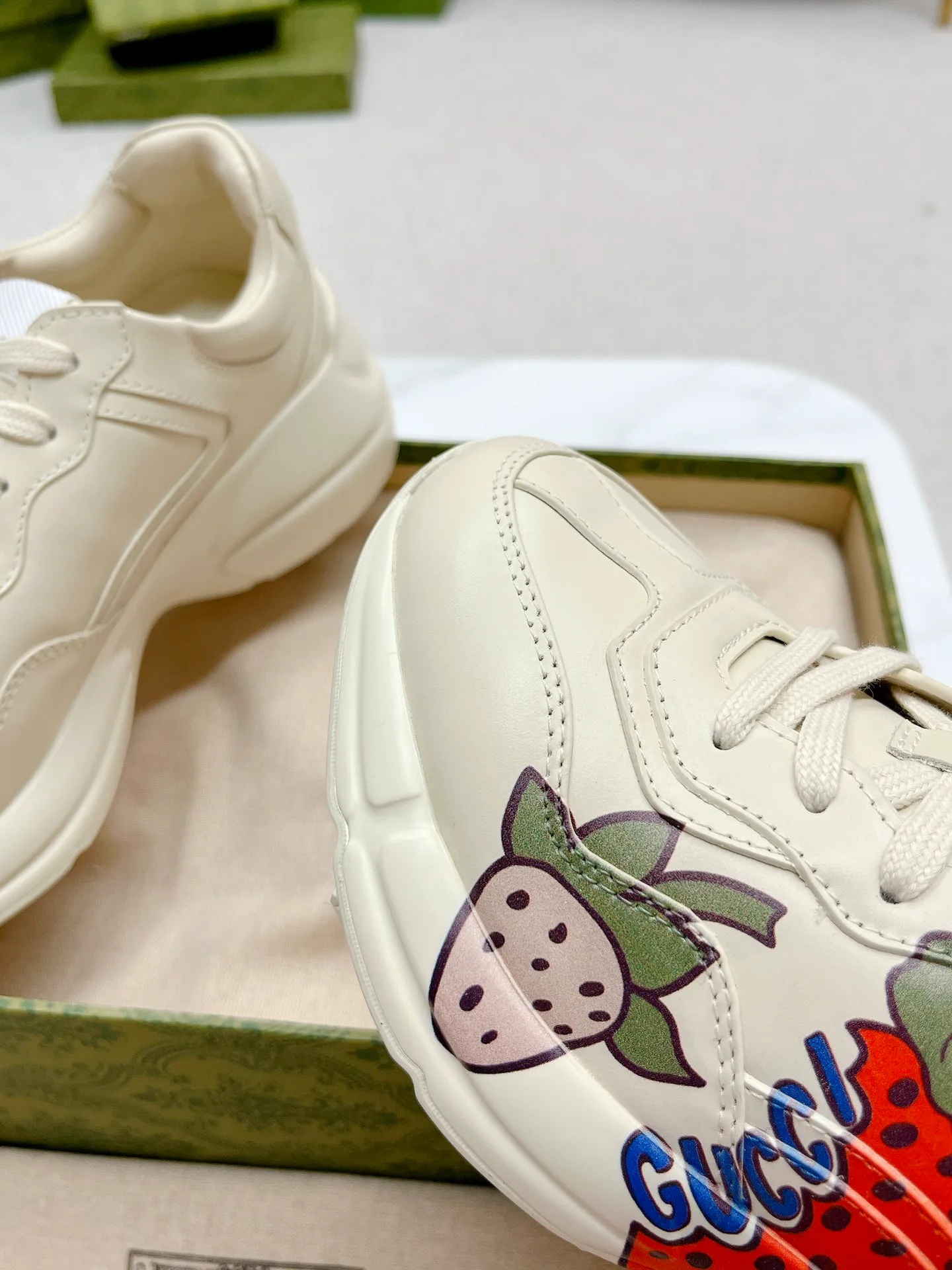 Кроссовки Женские Gucci 989684