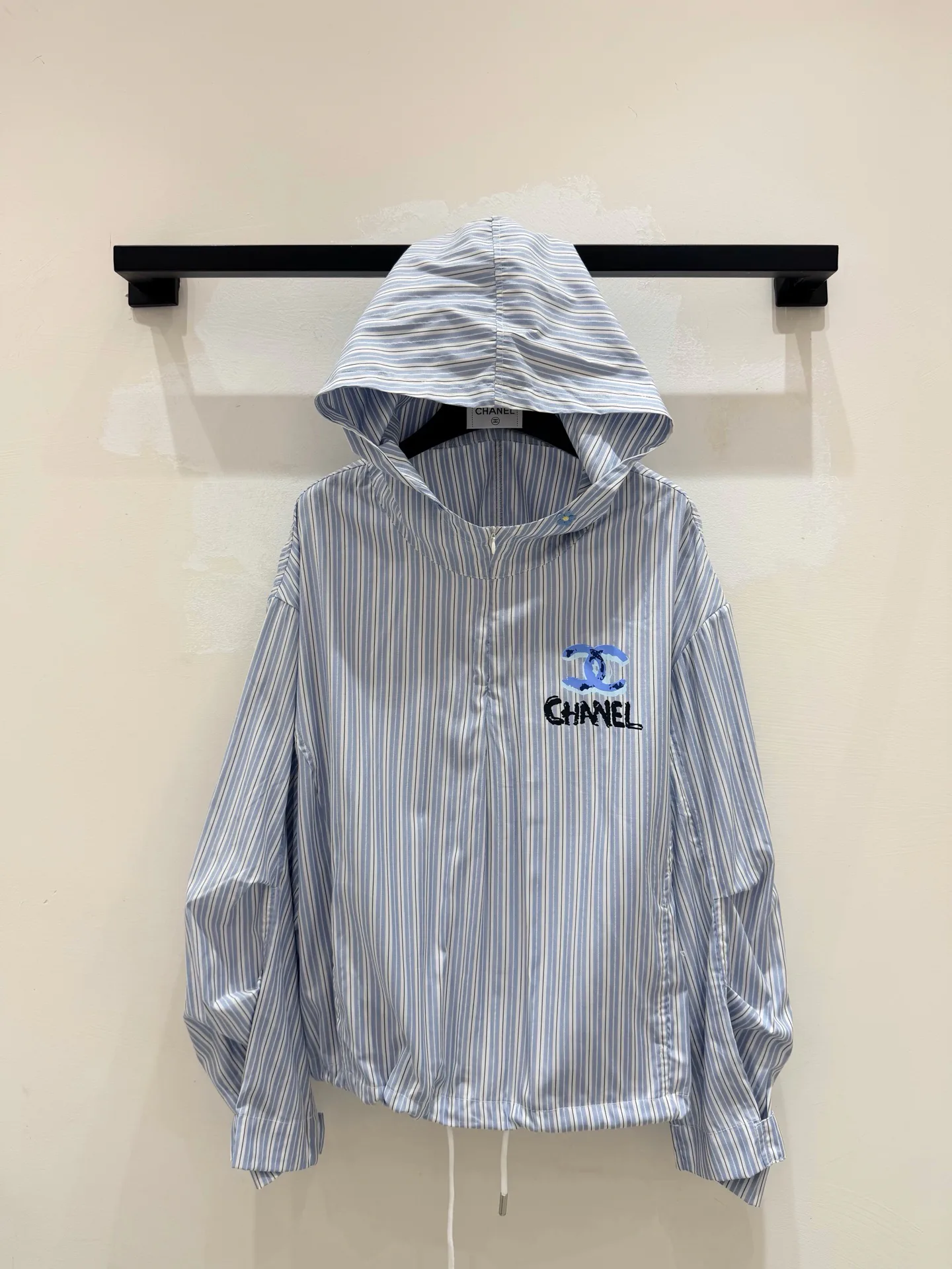 Куртки И Пуховики Женские Chanel 12625487