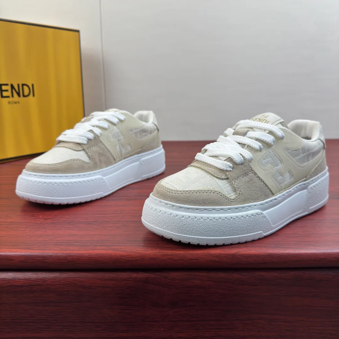 Кроссовки Женские Fendi 18119032