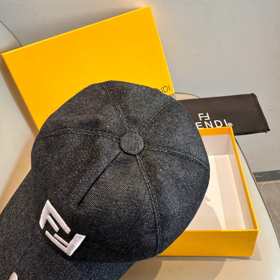 Головные Уборы Fendi 17515243