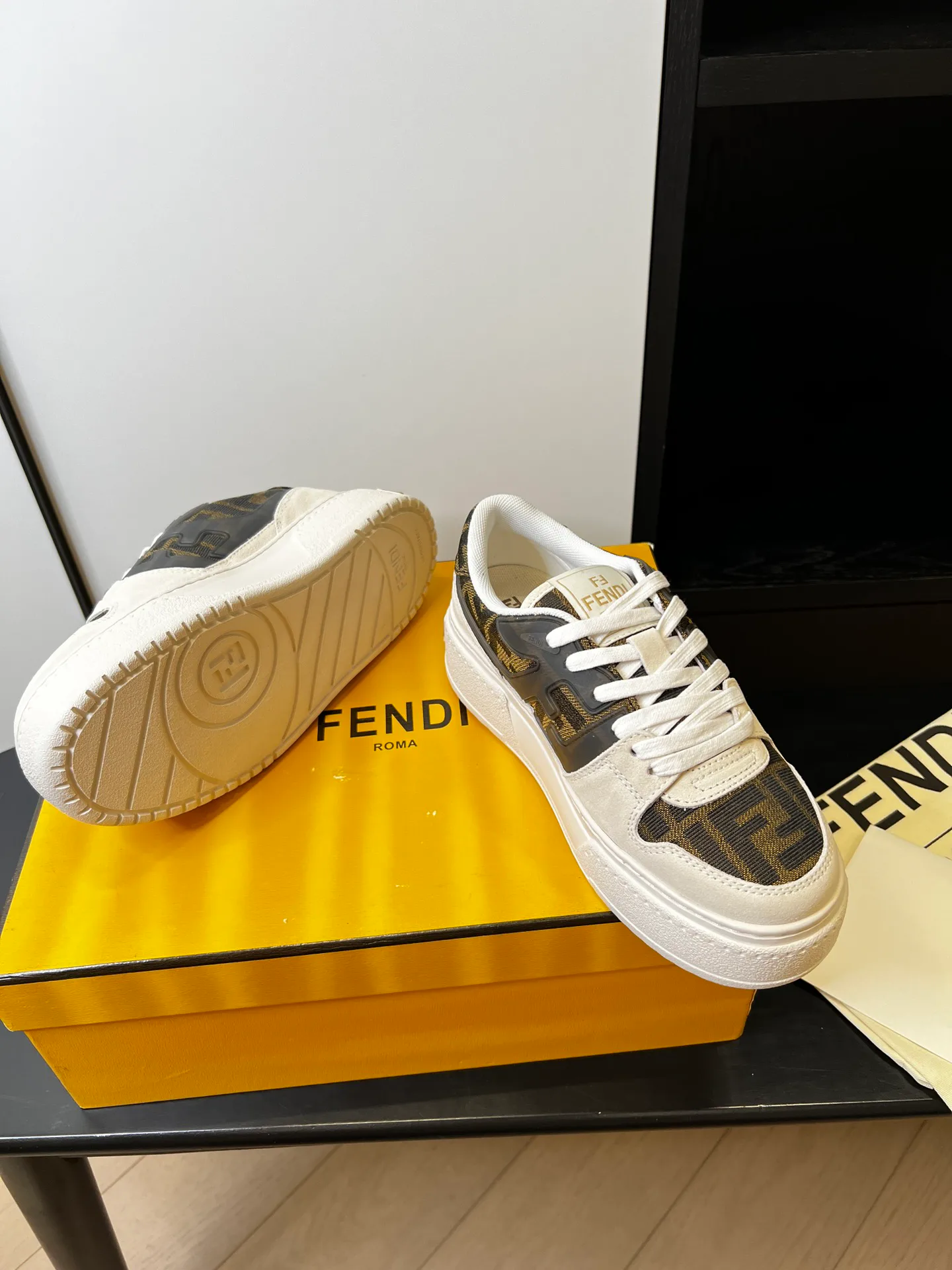Кроссовки Женские Fendi 515275