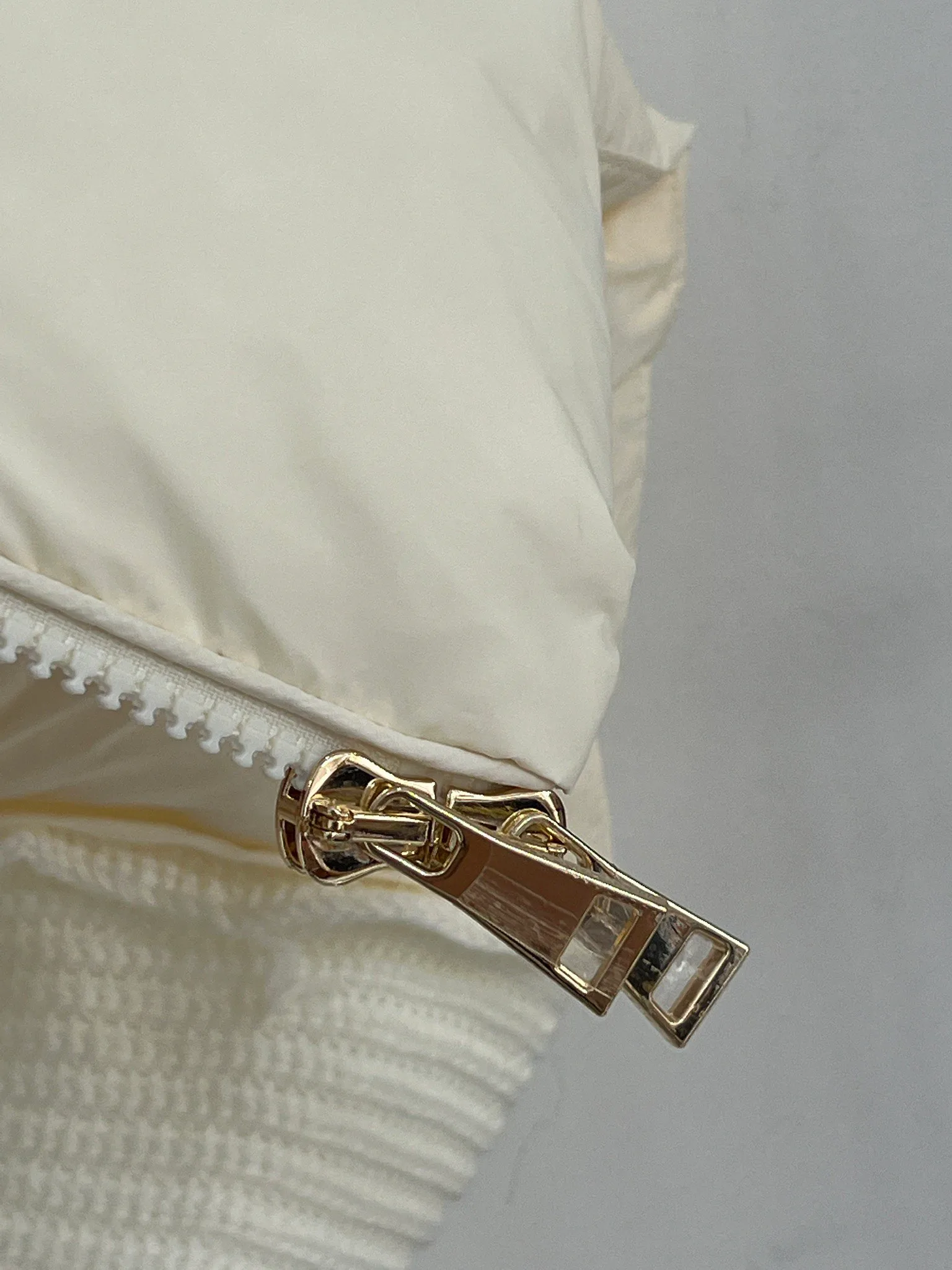 Куртки И Пуховики Женские Moncler 18416255