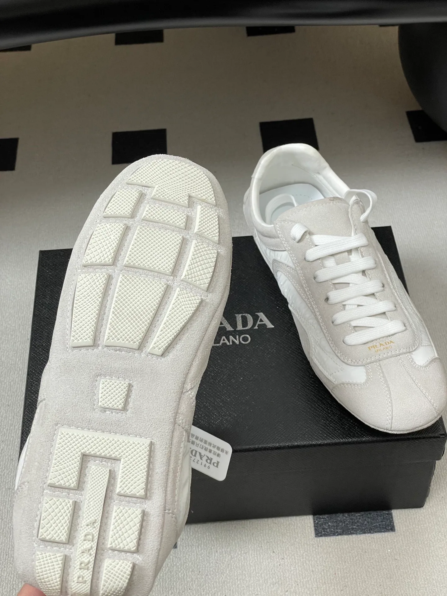 Кроссовки Женские Prada 12810932