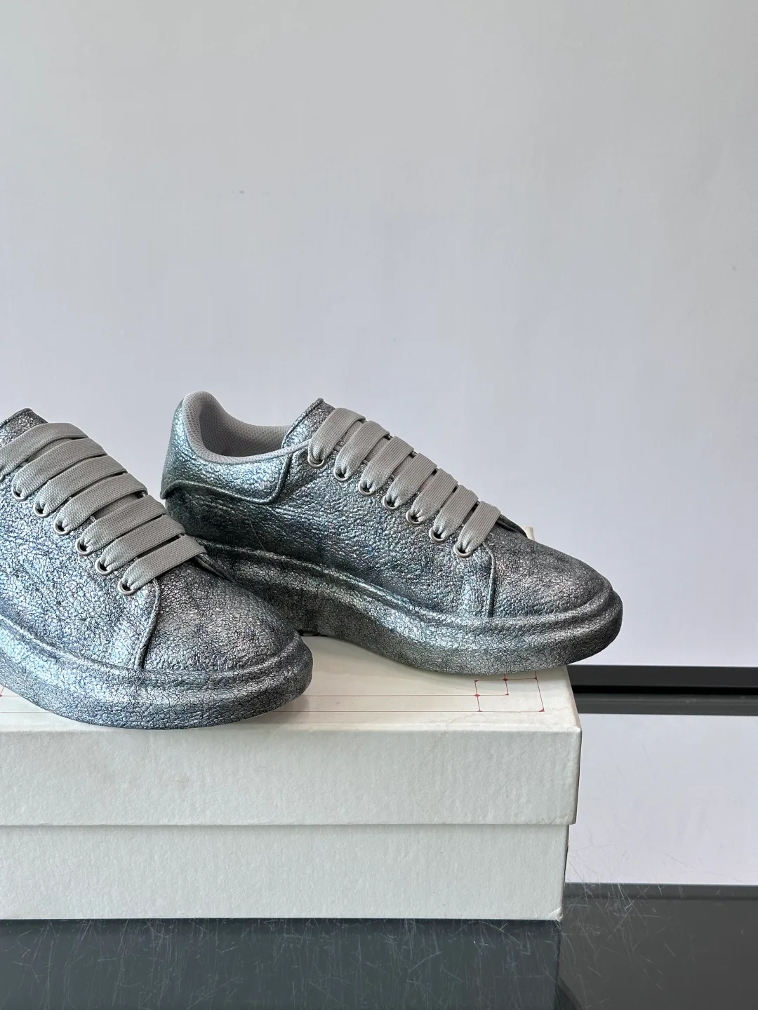 Кроссовки Женские Alexander Mcqueen 17447542