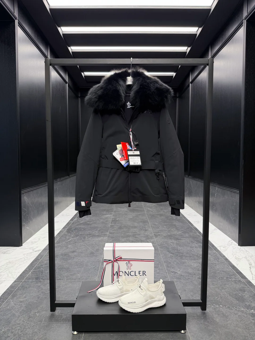 Куртки И Пуховики Женские Moncler 18741181