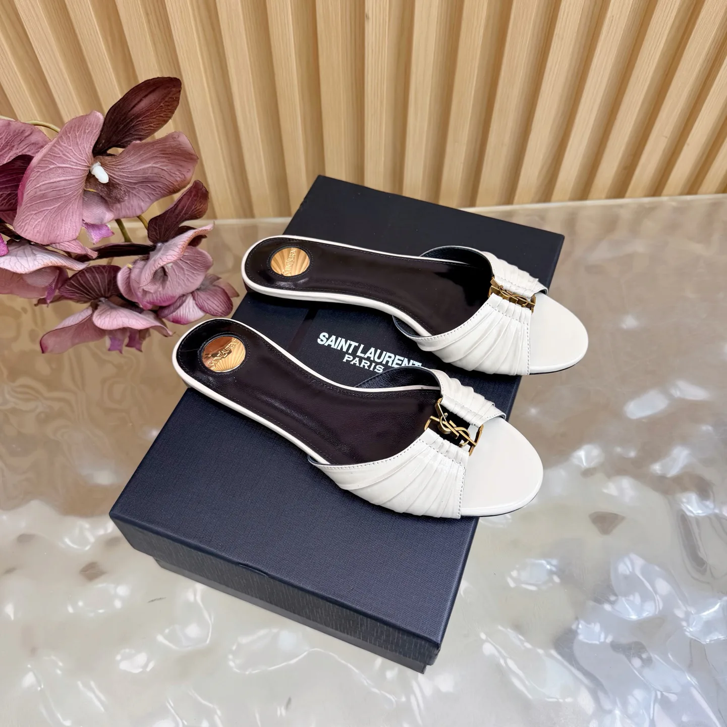 Шлепанцы Женские Saint Laurent 11660316