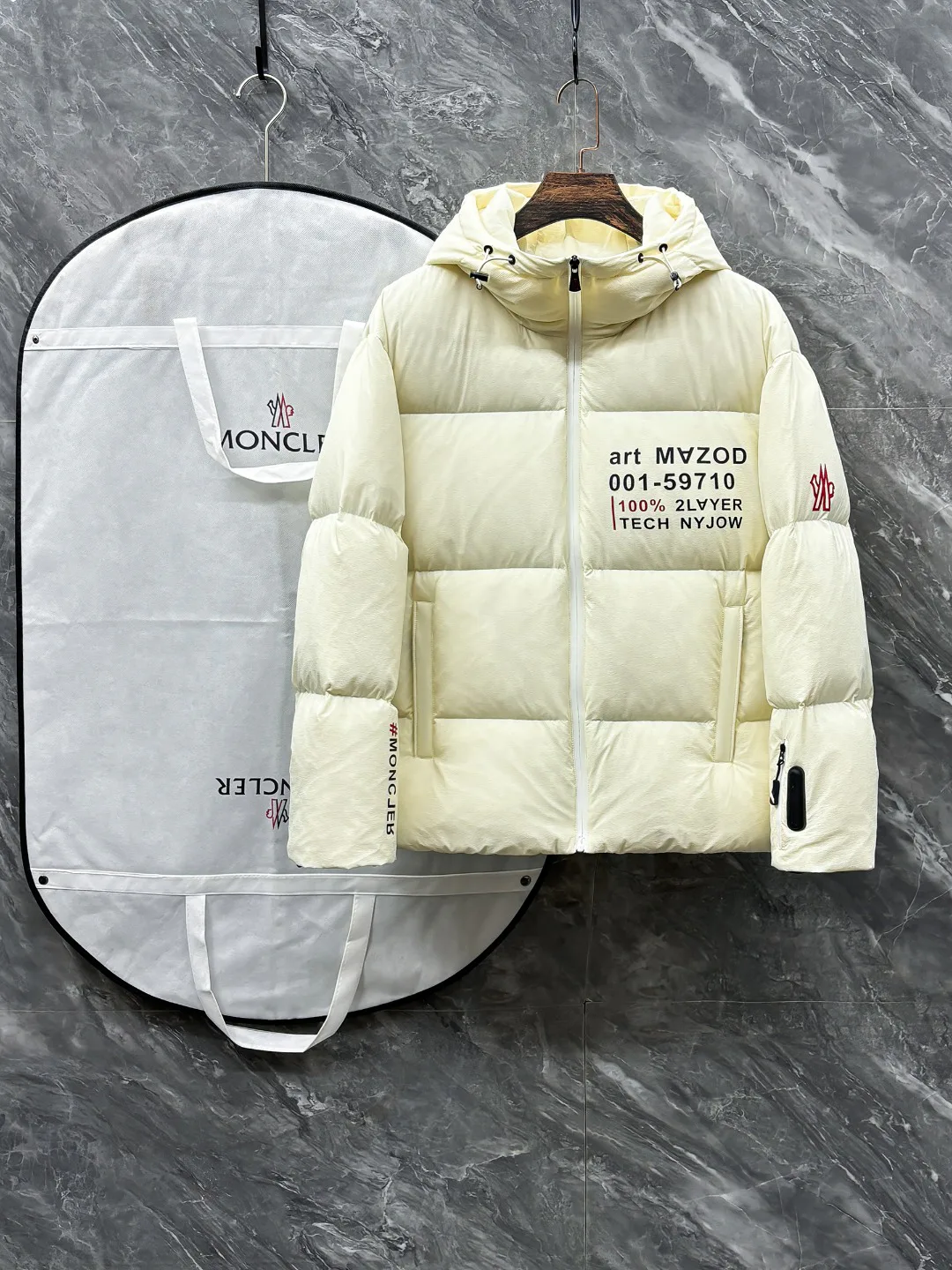 Куртки И Пуховики Мужские Moncler 798337