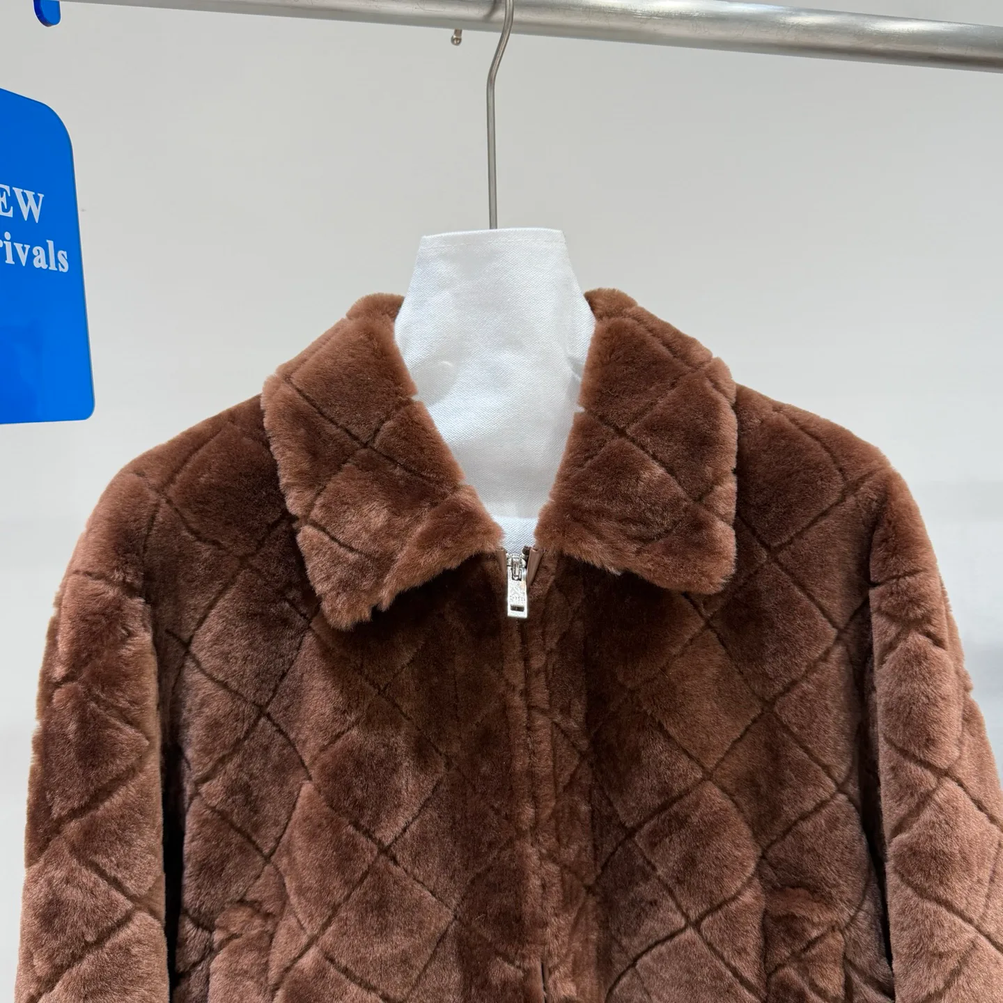Кожаные Куртки И Дублёнки Женские Chanel 19217788