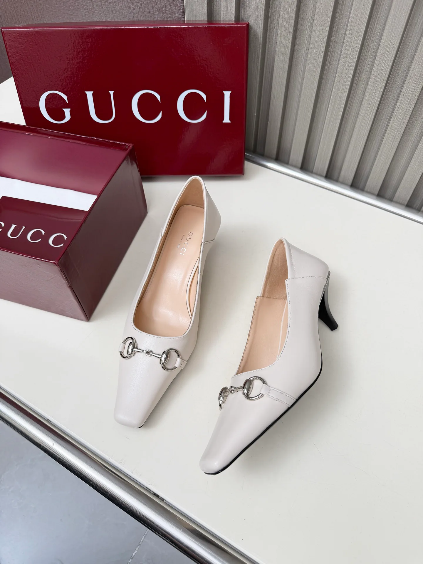 Туфли Женские Gucci 755686