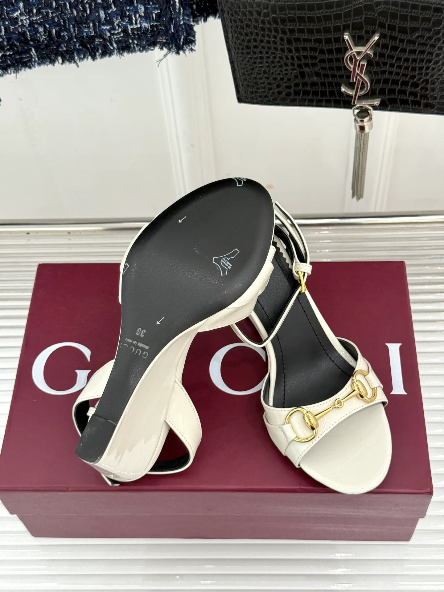 Босоножки Женские Gucci 18034497