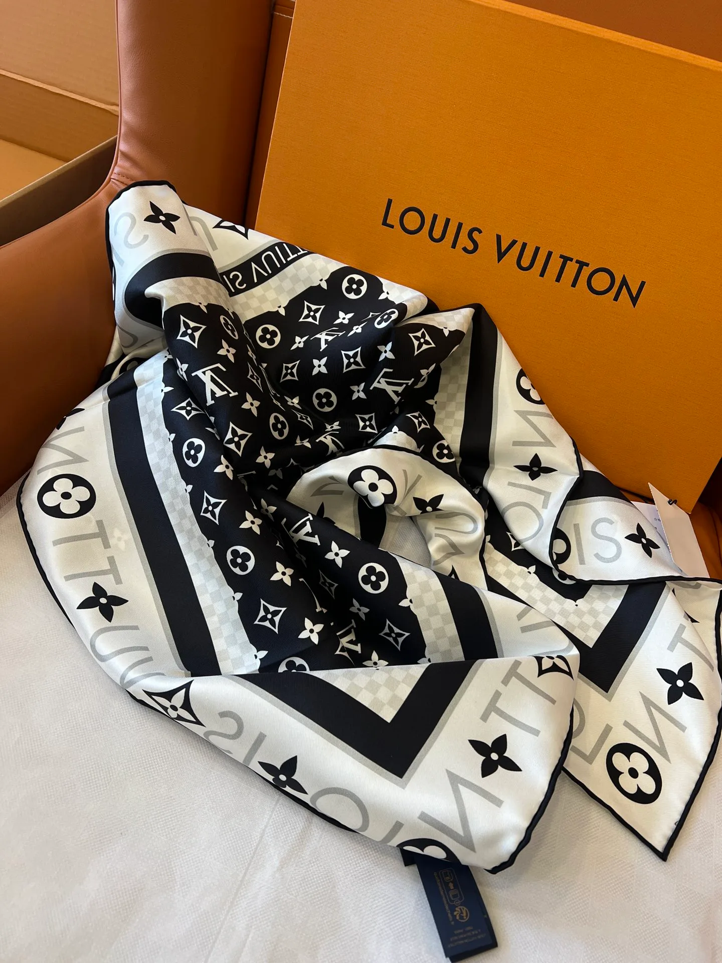 Платки Louis Vuitton 13855802
