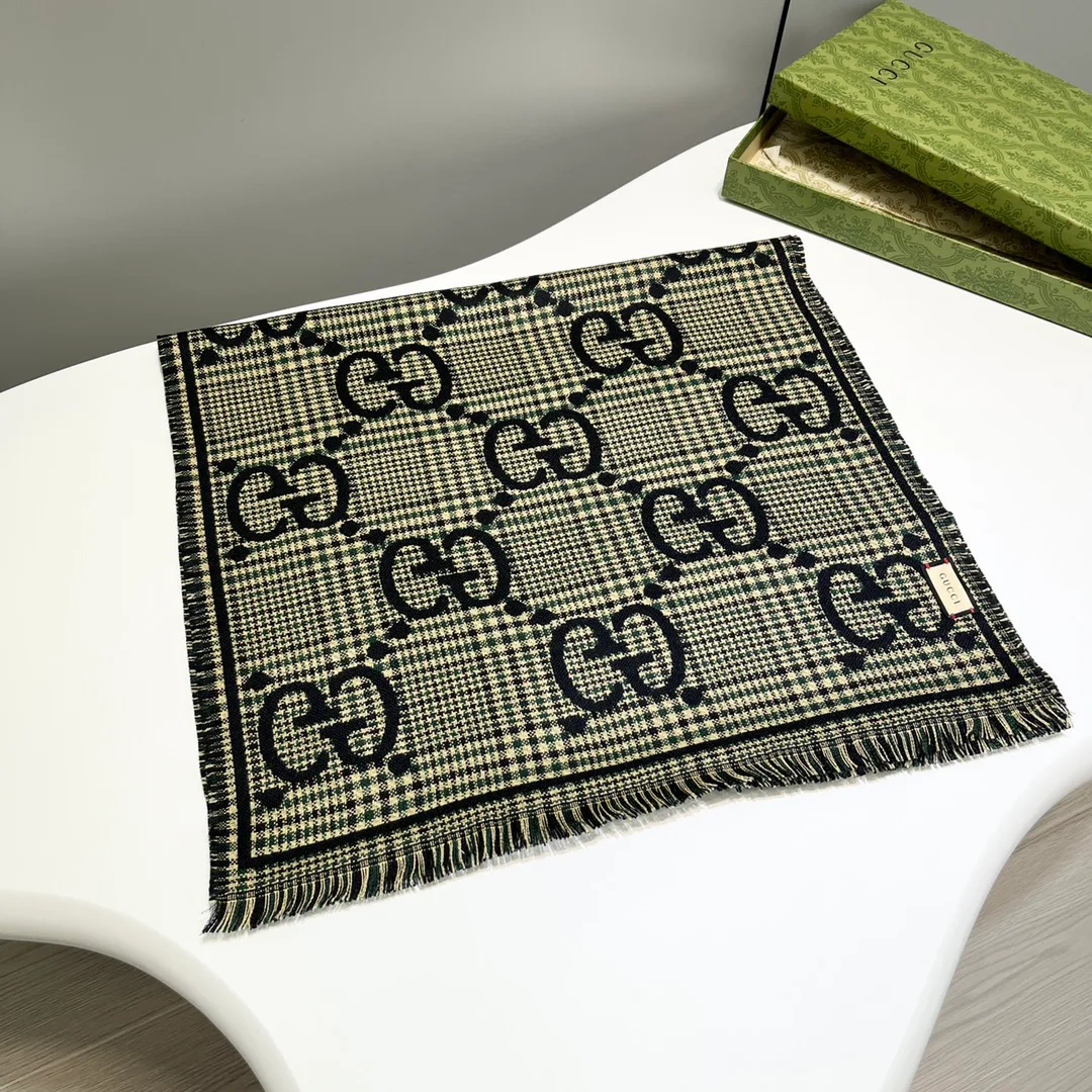 Шарфы Gucci 2222
