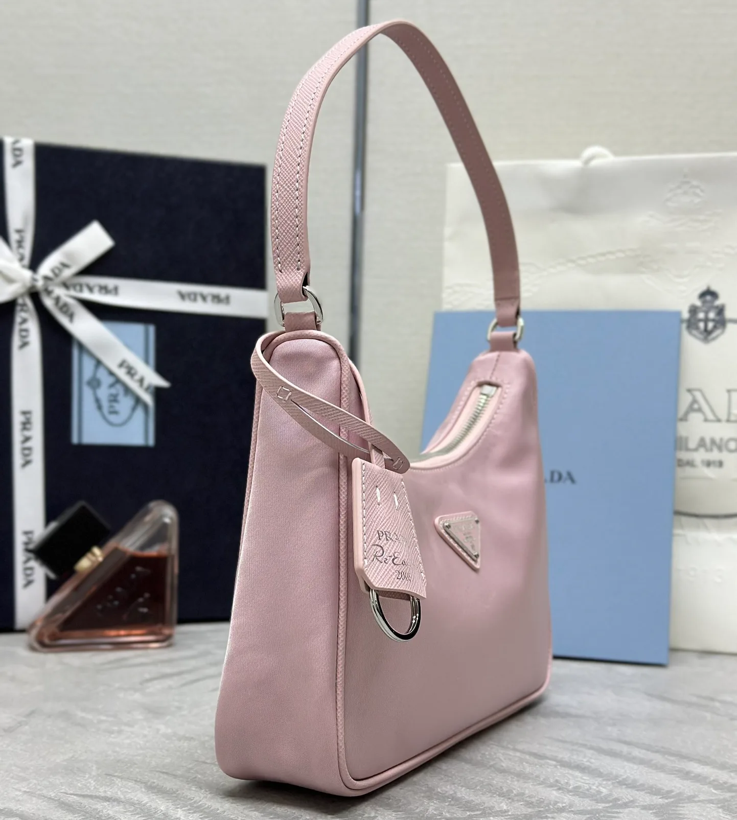 Сумки На Ремне Женские Prada 11682041