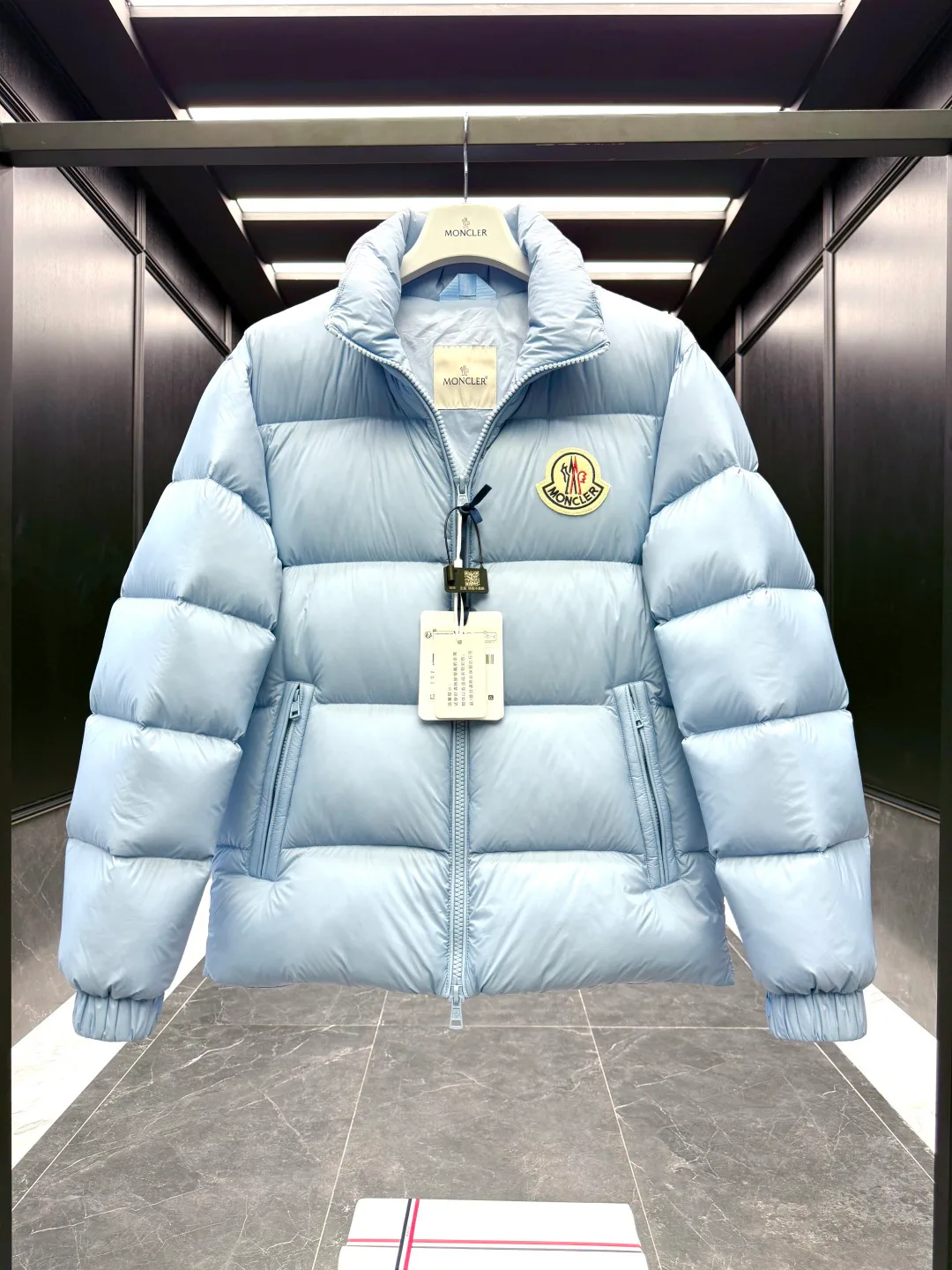 Куртки И Пуховики Мужские Moncler 17918145