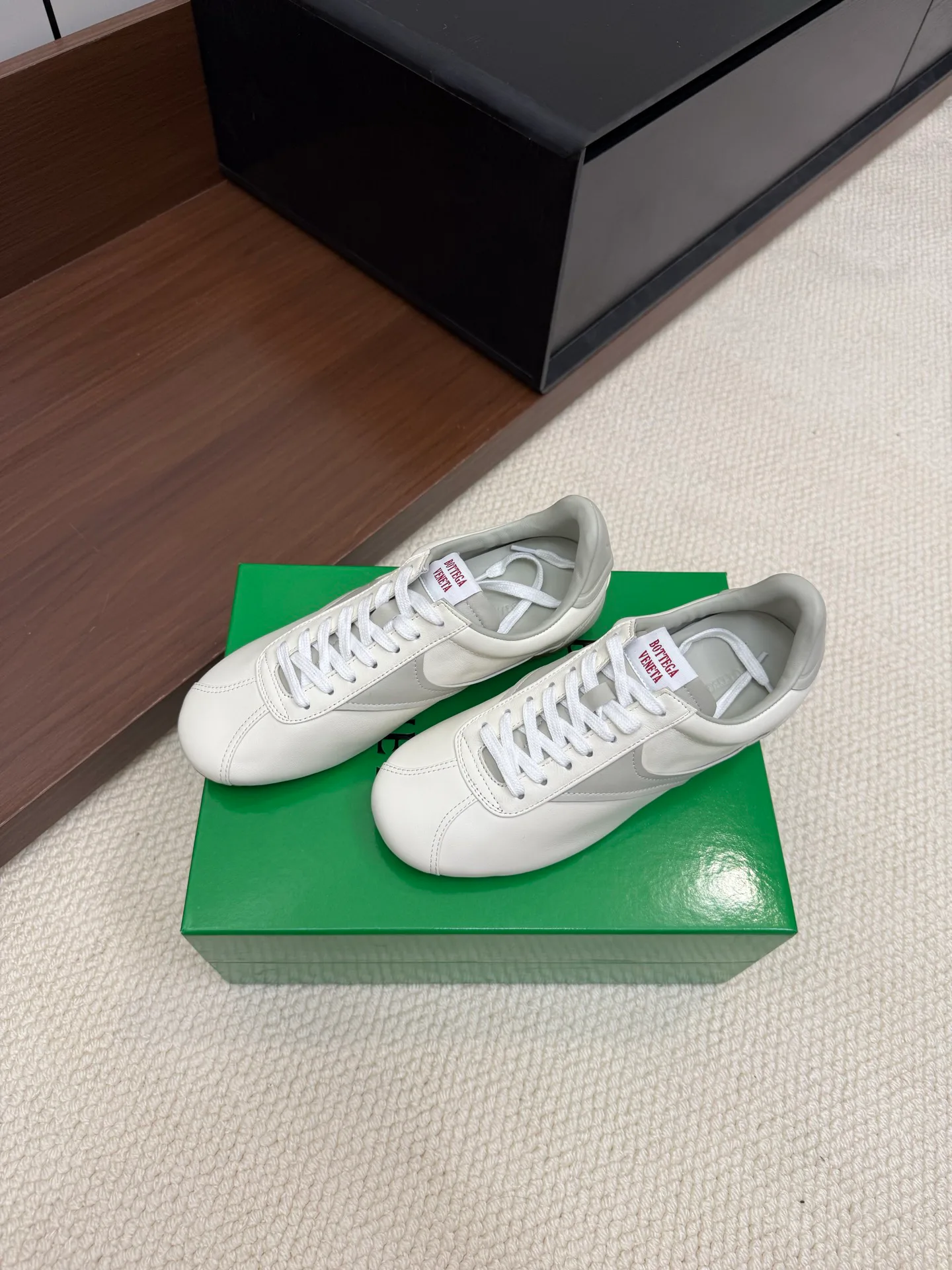 Кроссовки Женские Bottega Veneta 18042086