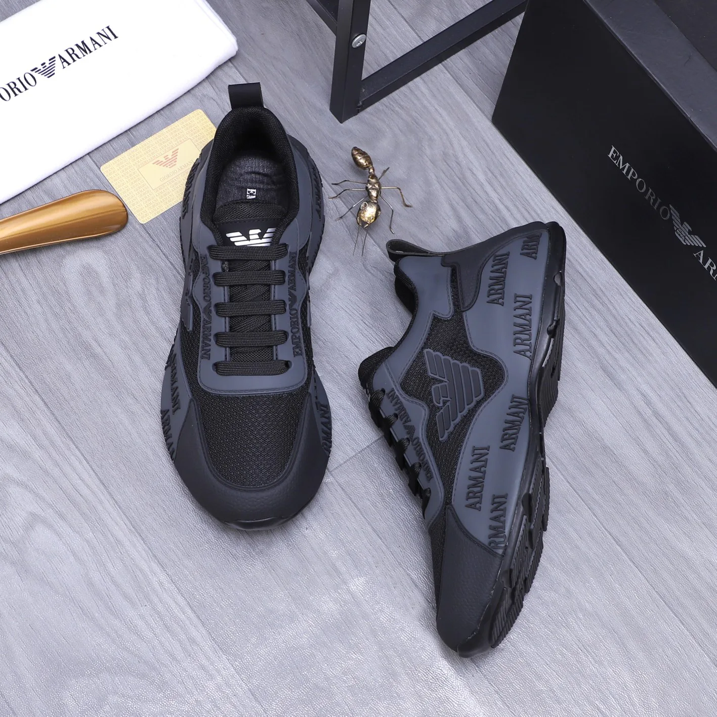 Кроссовки Женские Armani 1142408