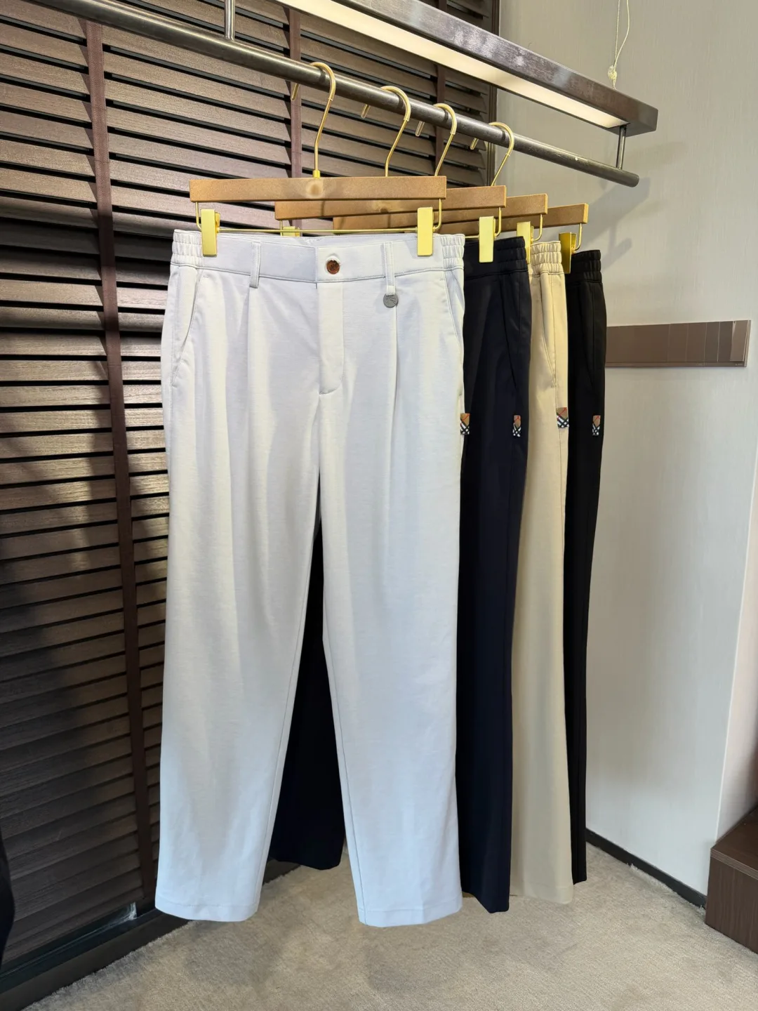 Брюки Женские Burberry 11076831