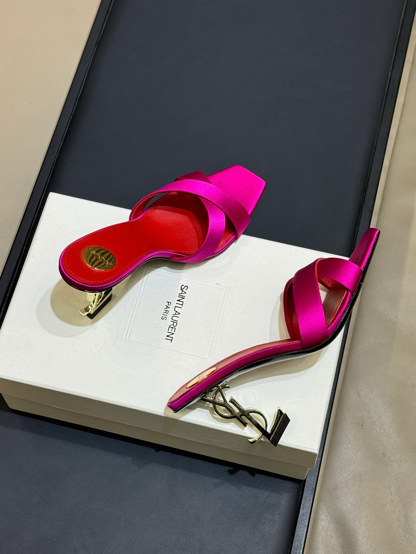 Босоножки Женские Saint Laurent 3891382