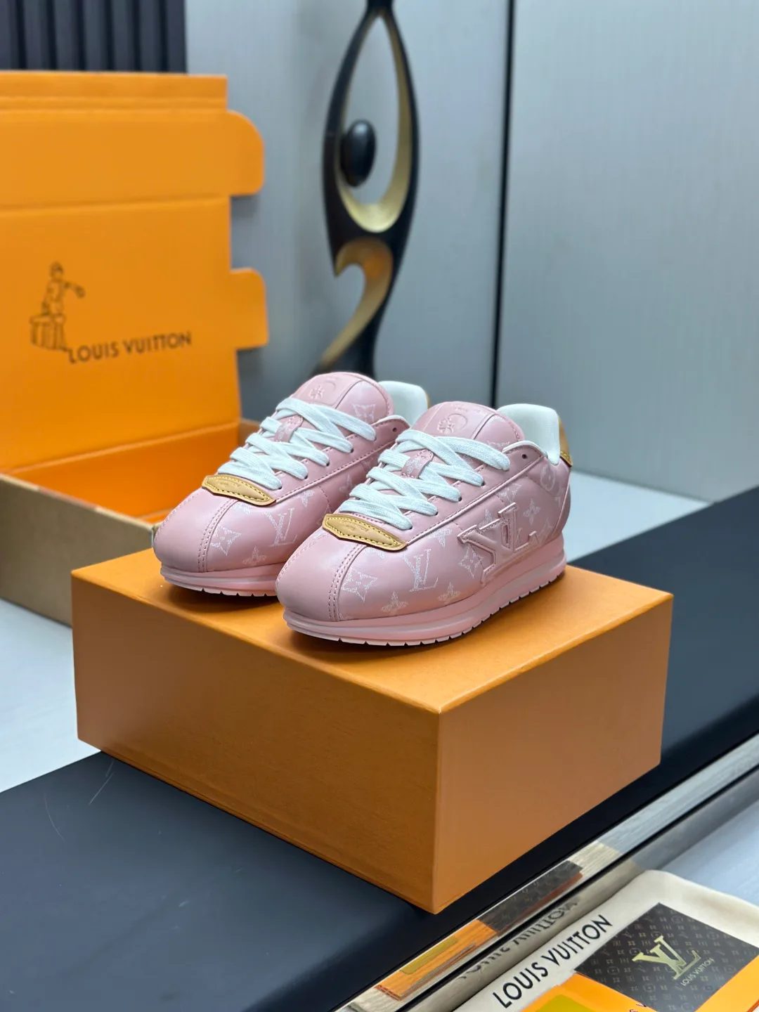 Кроссовки Женские Louis Vuitton 3470529