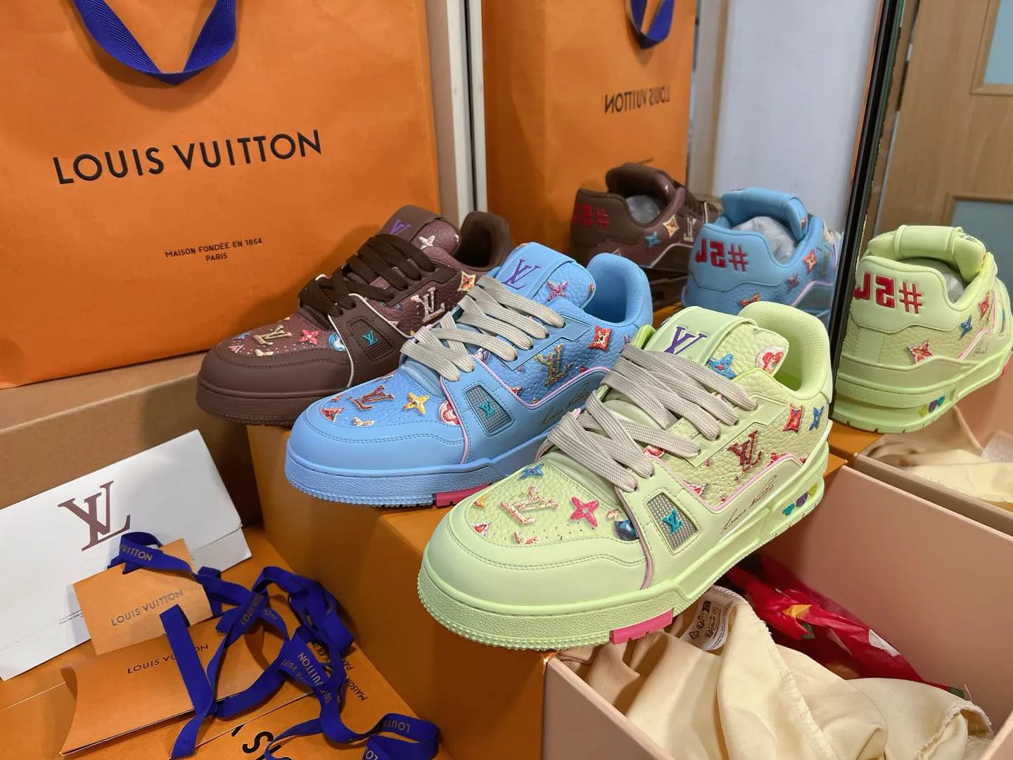 Кроссовки Женские Louis Vuitton 11696538