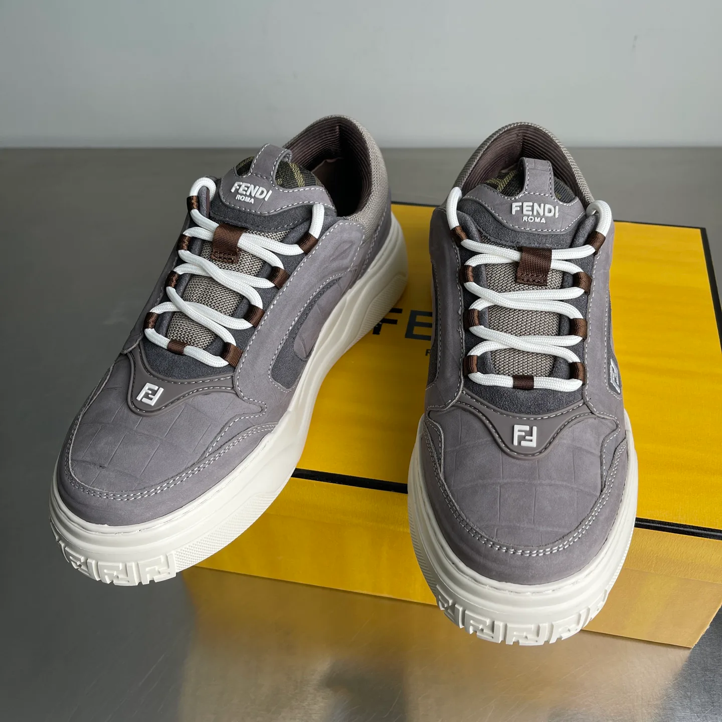 Кроссовки Мужские Fendi 9464406