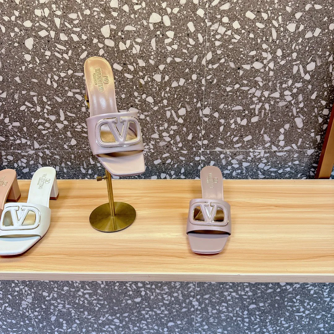 Босоножки Женские Valentino 11892108