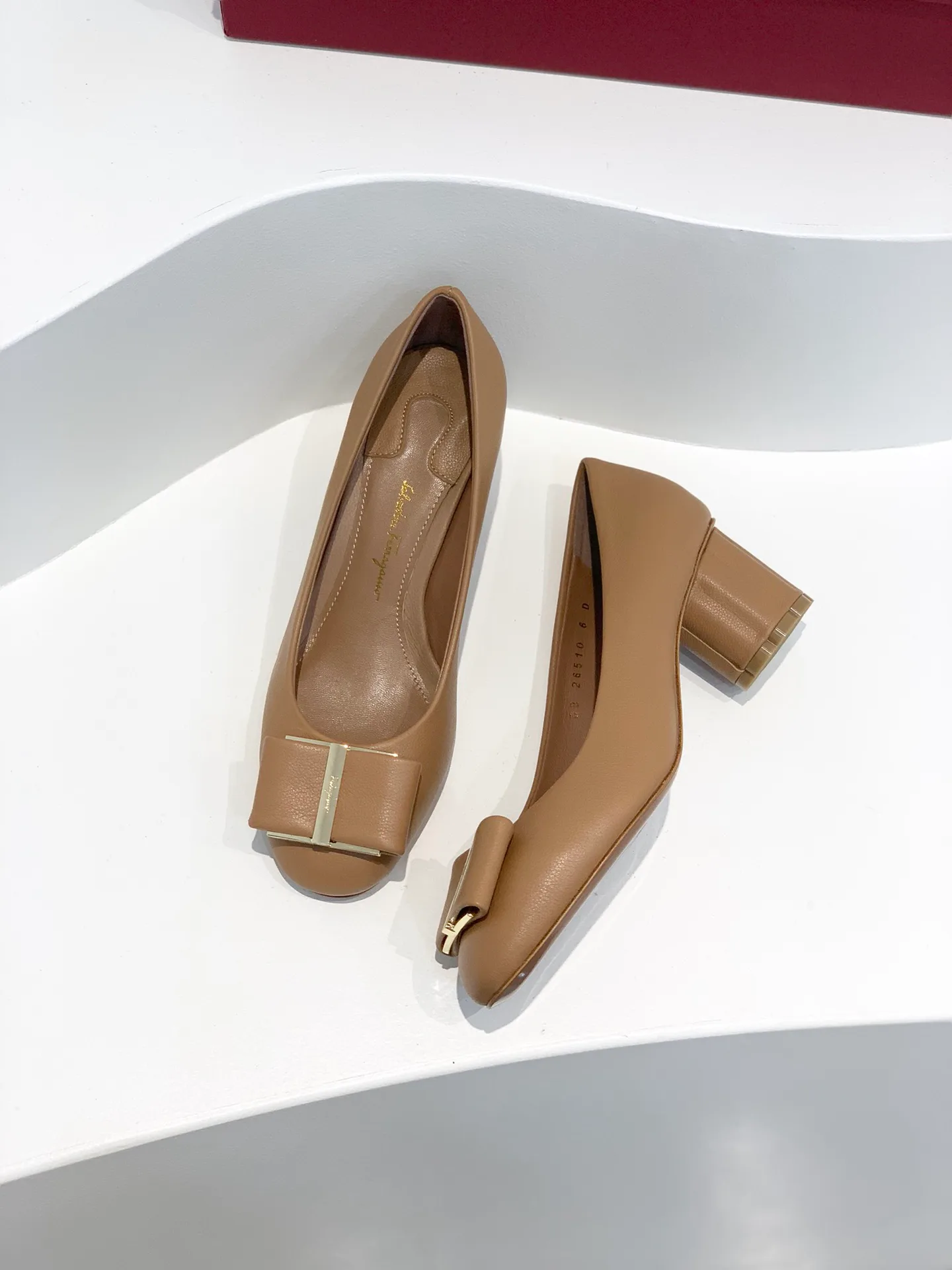 Туфли Женские Salvatore Ferragamo 11675503
