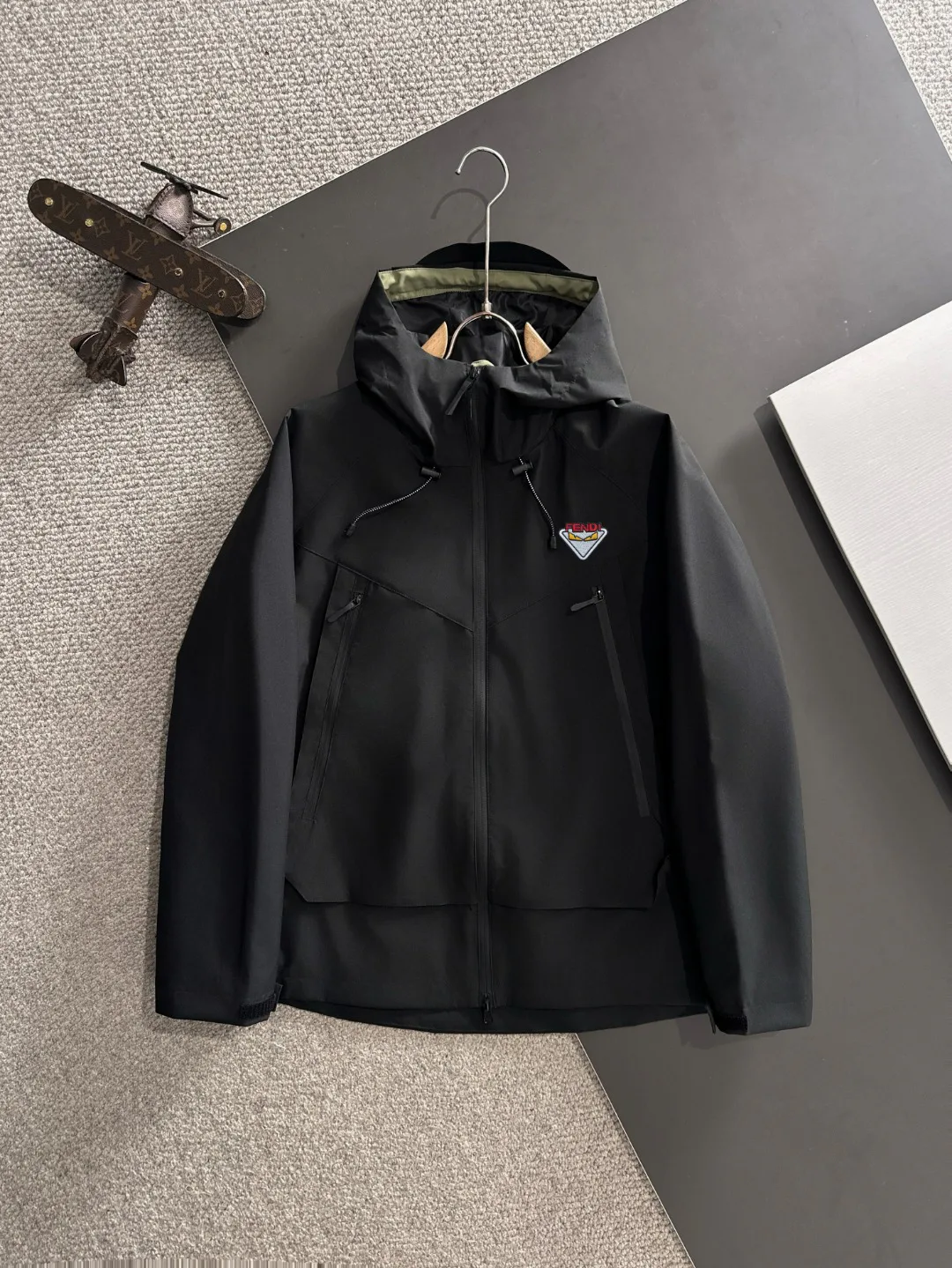 Куртки И Пуховики Женские Fendi 11054664