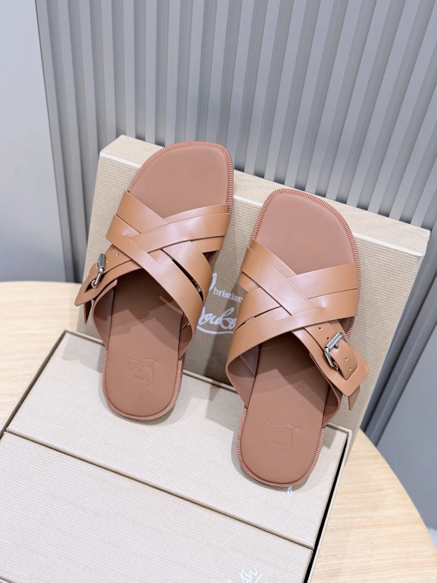 Сандалии Мужские Christian Louboutin 13164641