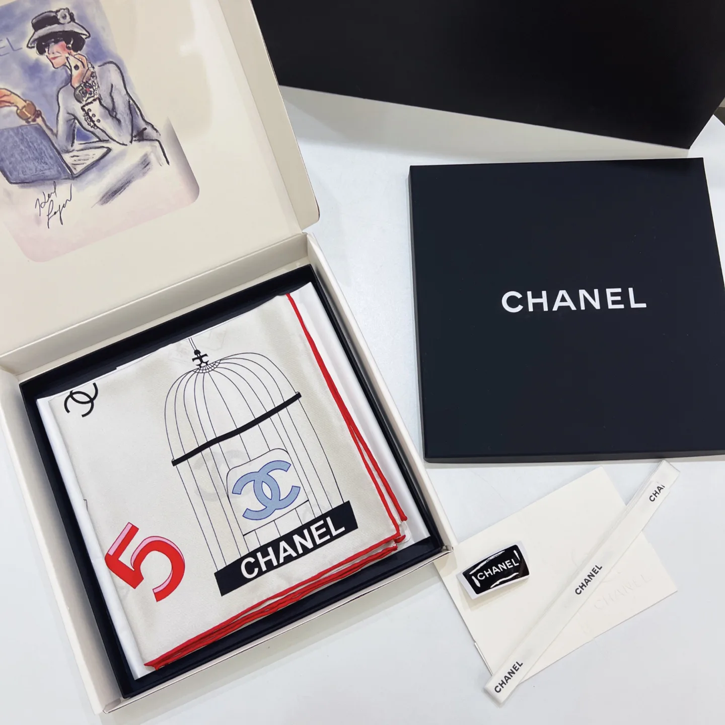 Платки Chanel 5021550