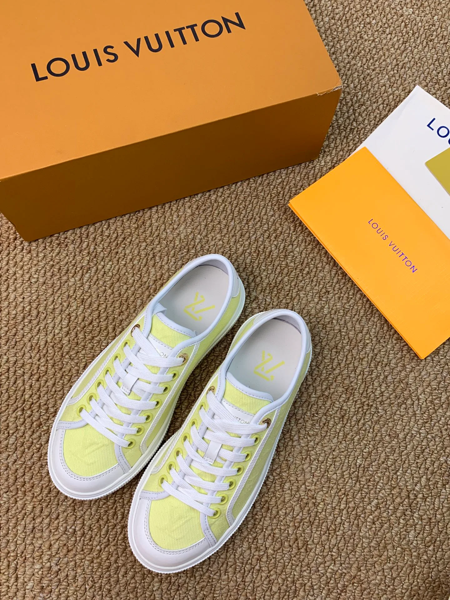 Кроссовки Женские Louis Vuitton 17545205
