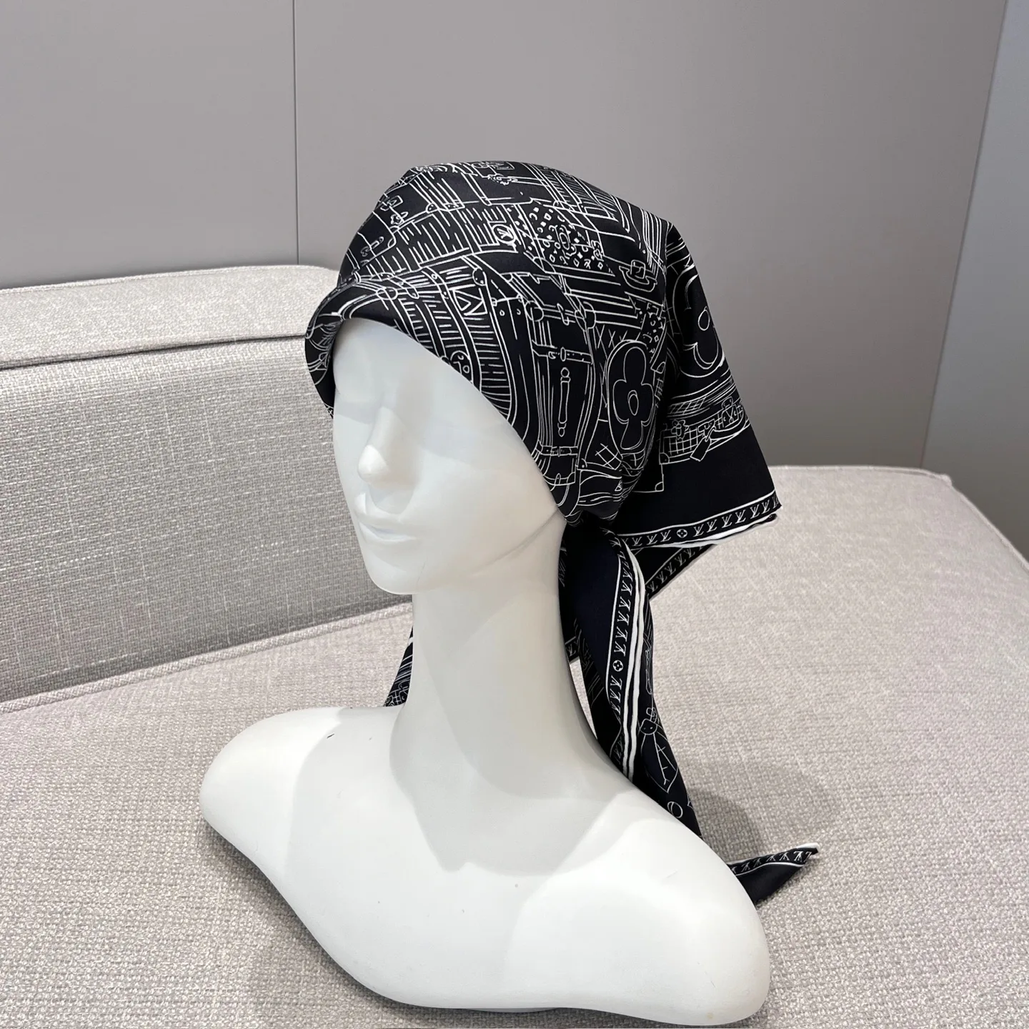 Платки Louis Vuitton 11445522