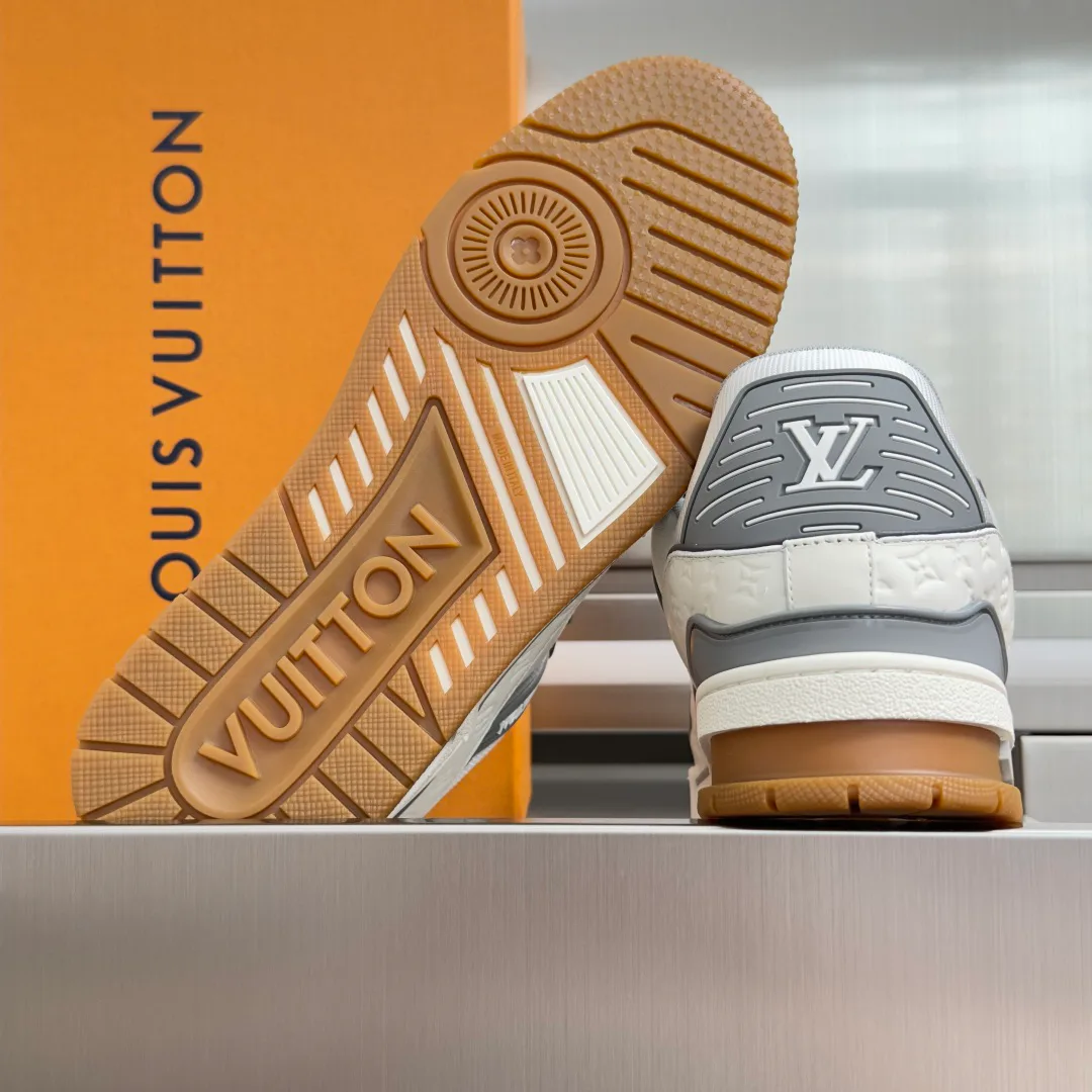 Кроссовки Женские Louis Vuitton 17772029