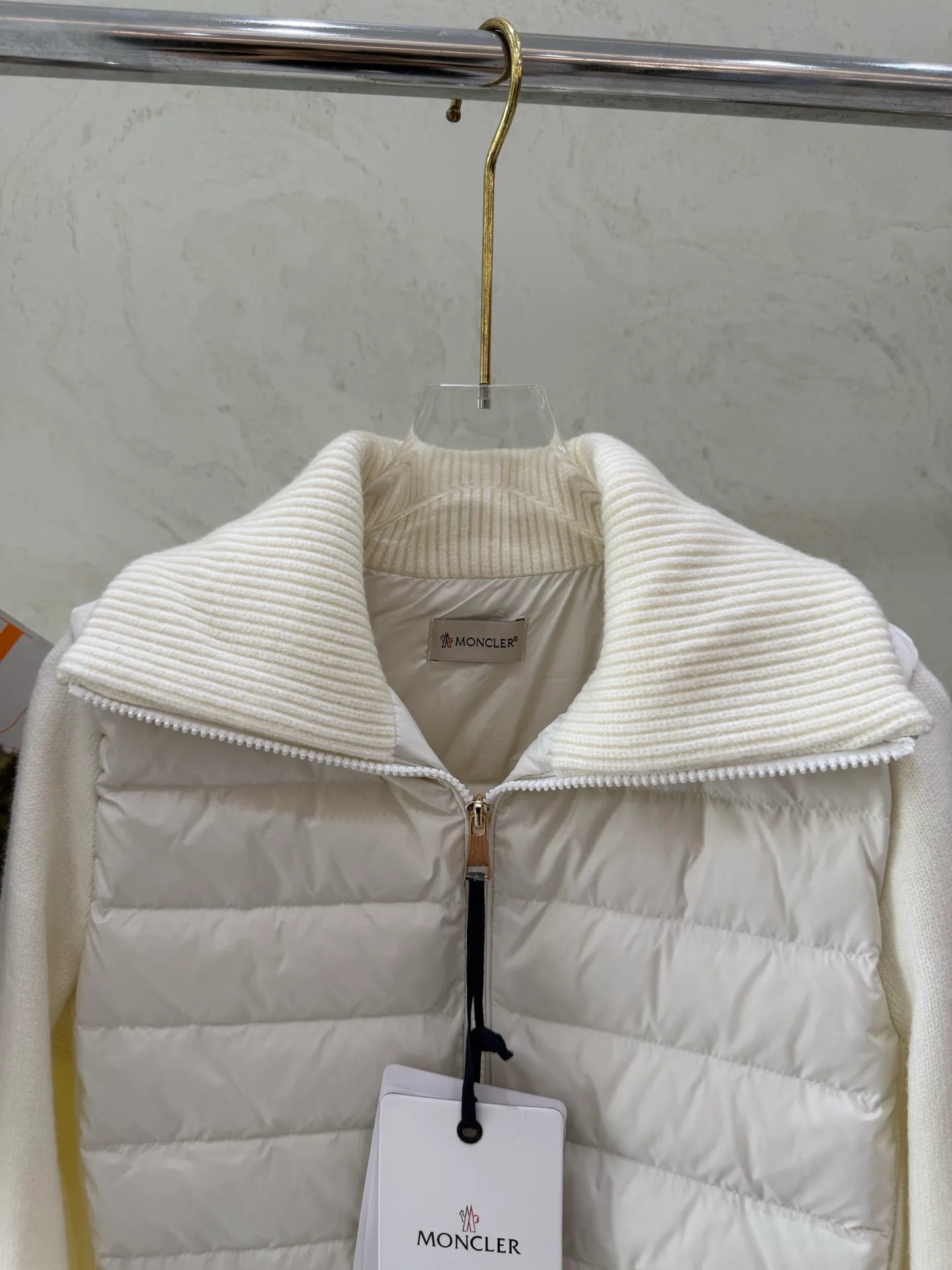 Куртки И Пуховики Женские Moncler 17918880