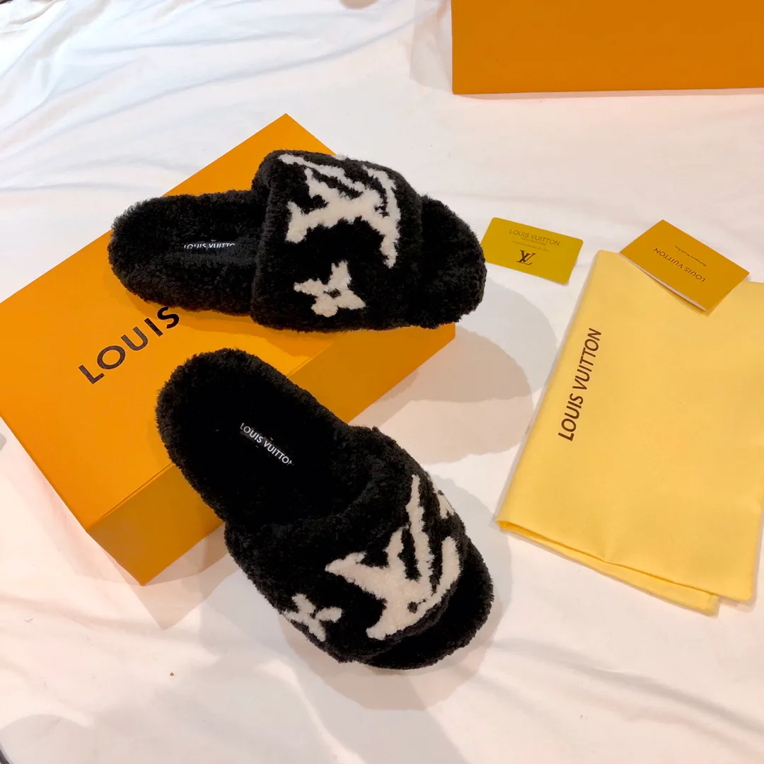 Тапочки Женские Louis Vuitton 18034624