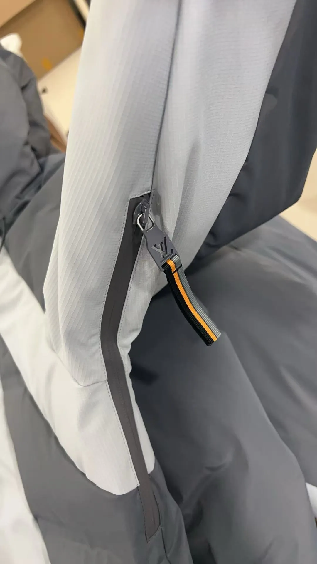 Куртки И Пуховики Мужские Louis Vuitton 1207459