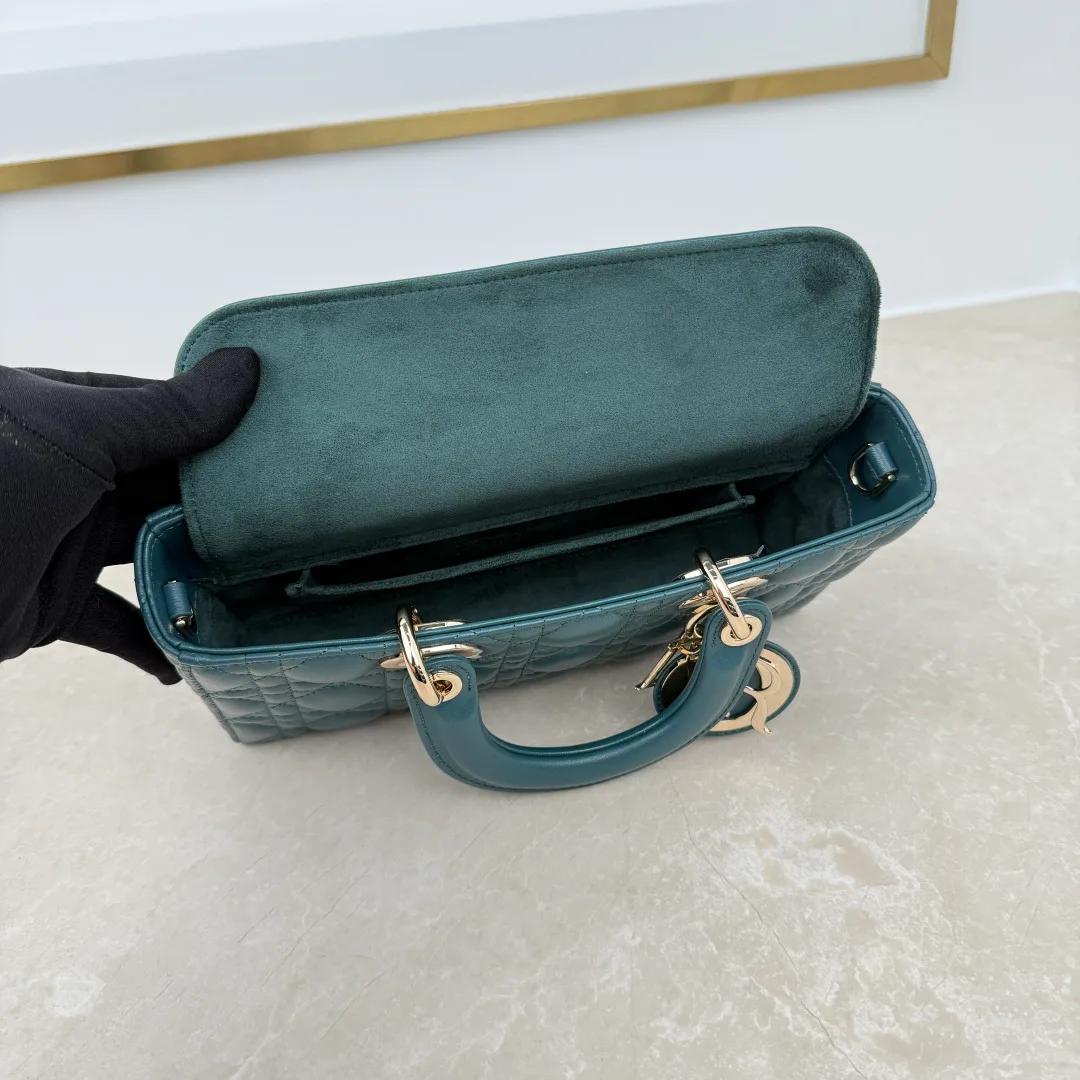 Классические Сумки Женские Christian Dior 18242046