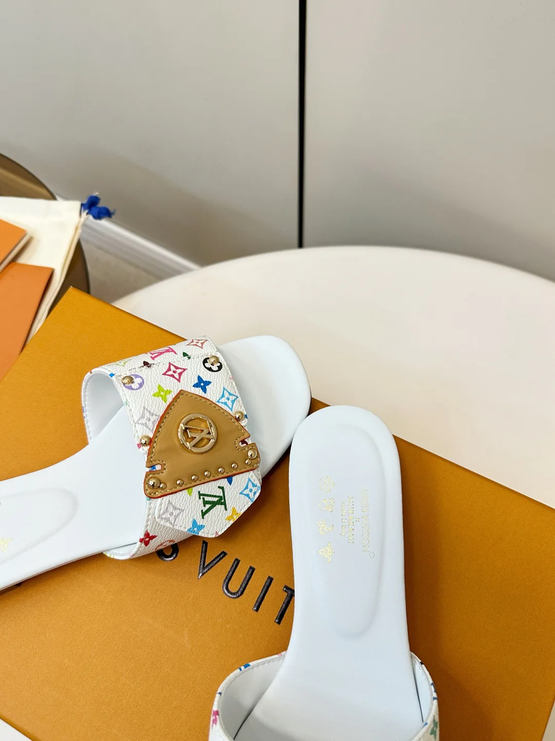 Шлепанцы Женские Louis Vuitton 12289955