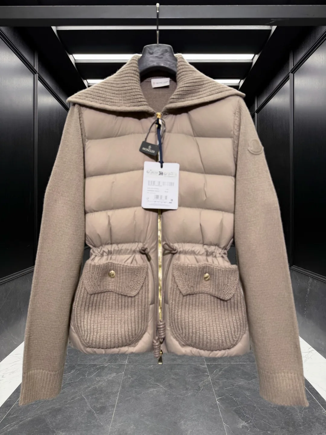 Куртки И Пуховики Женские Moncler 18927177