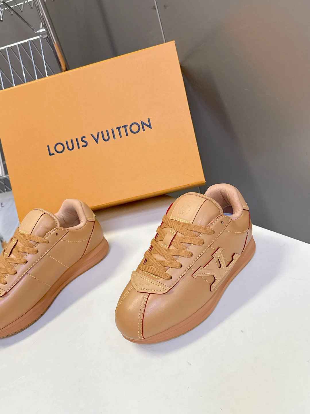 Кроссовки Женские Louis Vuitton 18005435