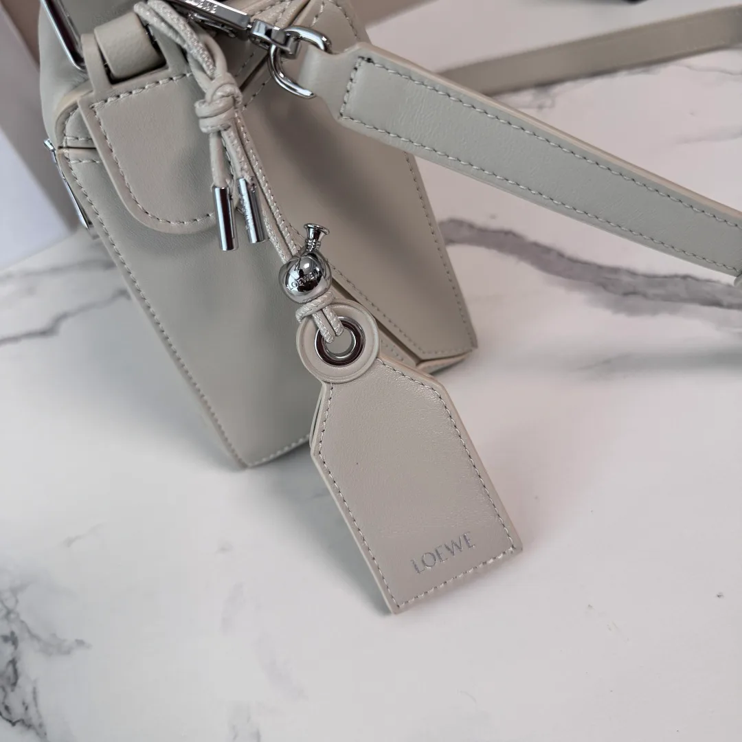 Классические Сумки Женские Loewe 11939083