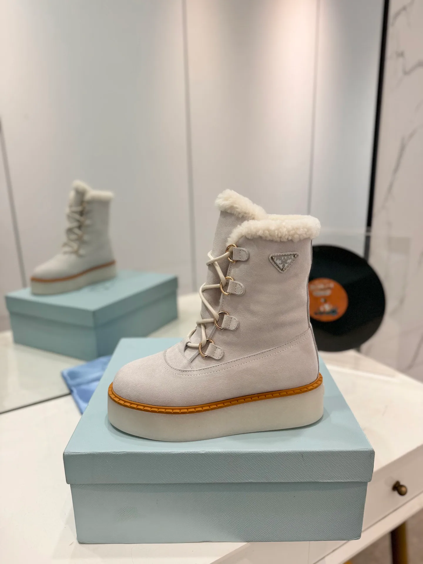 Угги Женские Prada 19047333