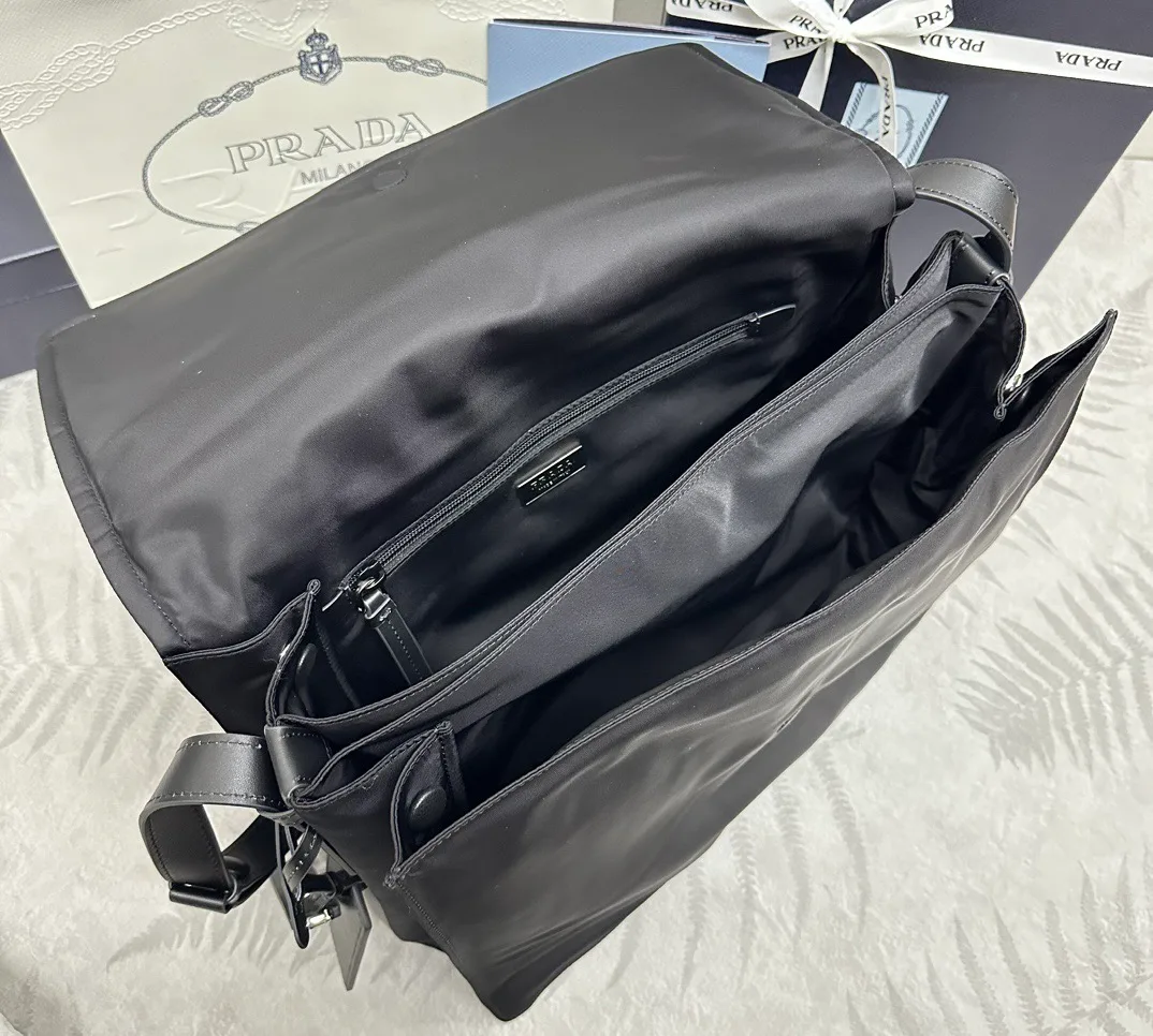 Сумки На Ремне Женские Prada 11682091