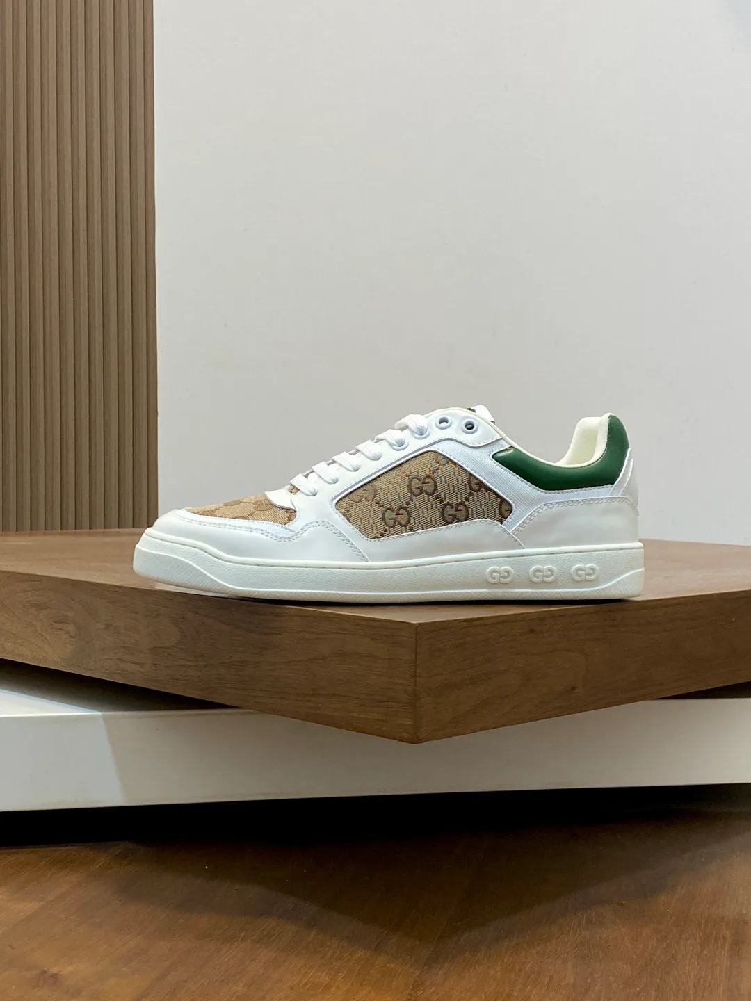 Кроссовки Мужские Gucci 18078994