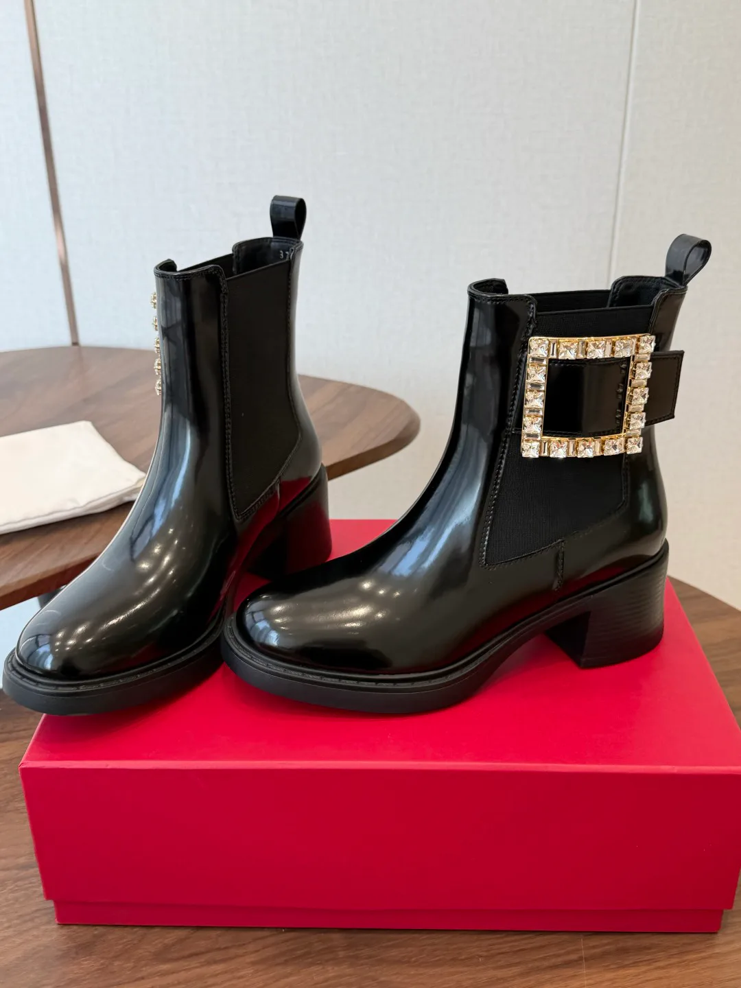 Ботинки Женские Roger Vivier 19587164