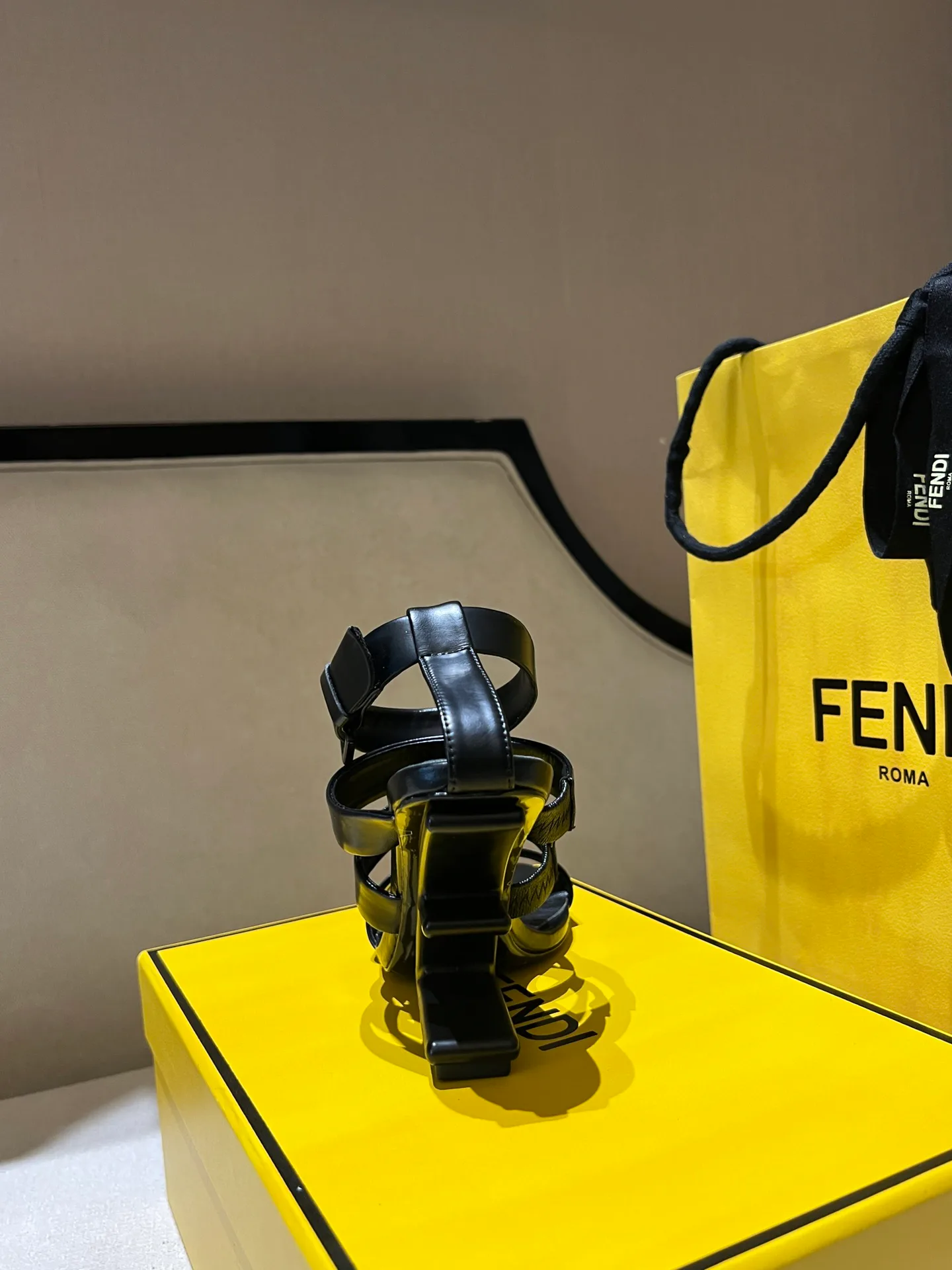 Босоножки Женские Fendi 5765