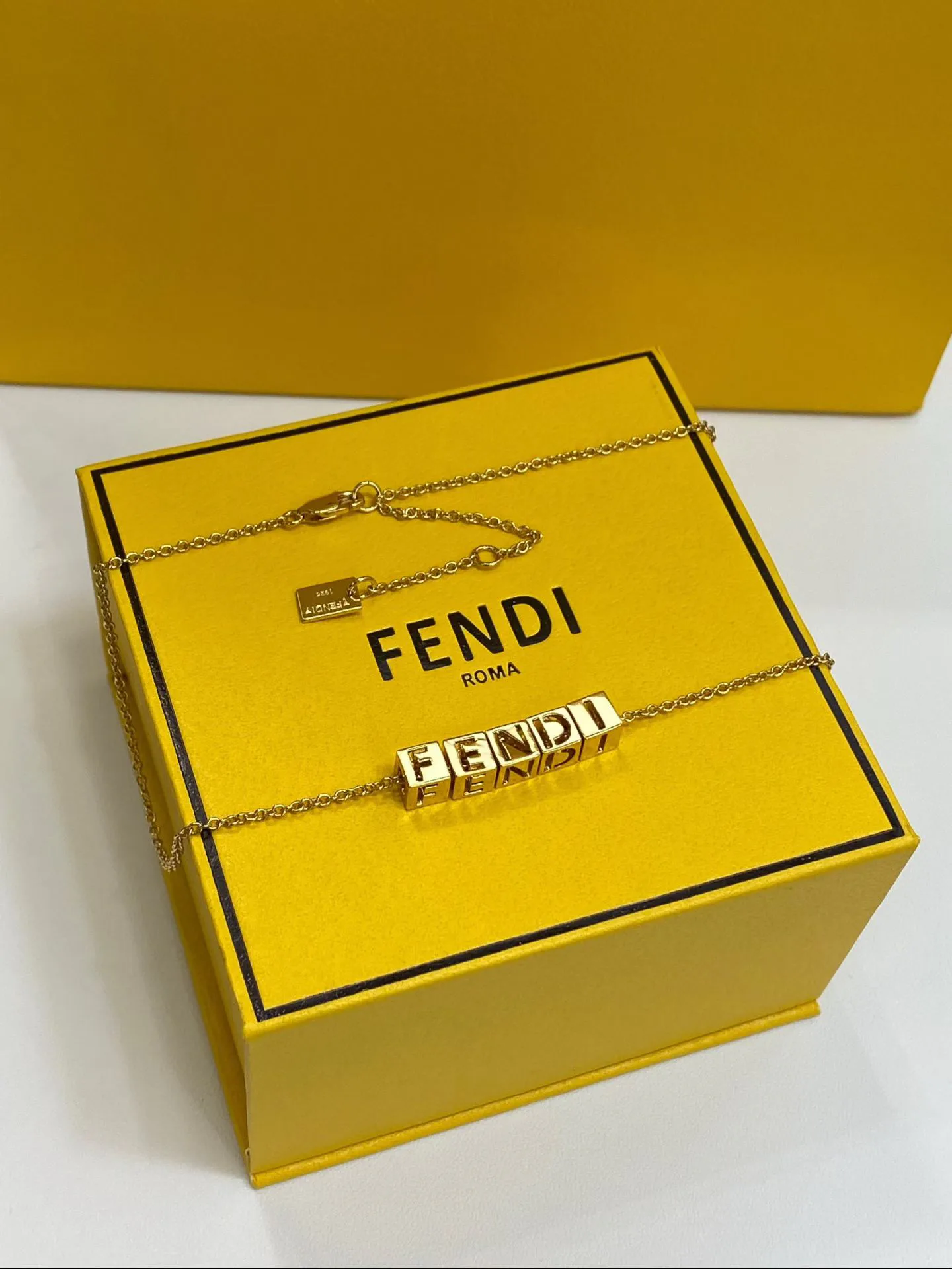 Бижутерия Fendi 18123180
