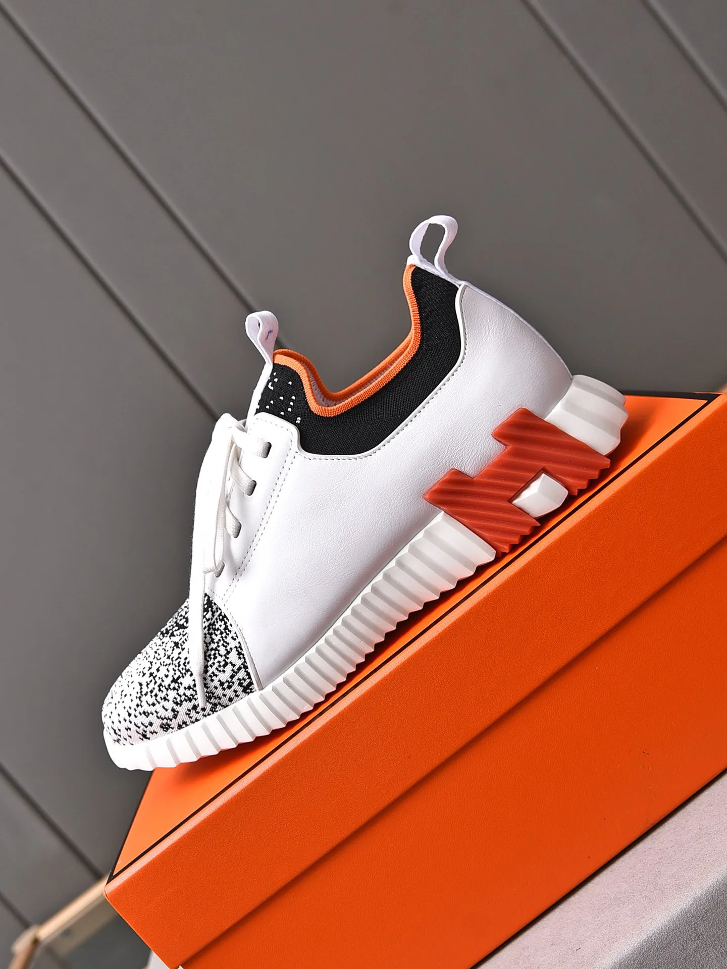 Кроссовки Женские Hermes 1277029